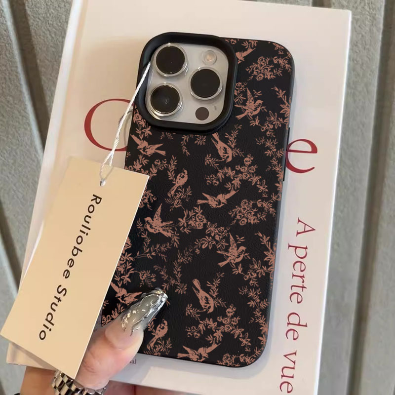 Perfume Pure Xs - ピンクの小花とライチ柄のシリコン製スマホケース iPhone 17 16E 16 15
