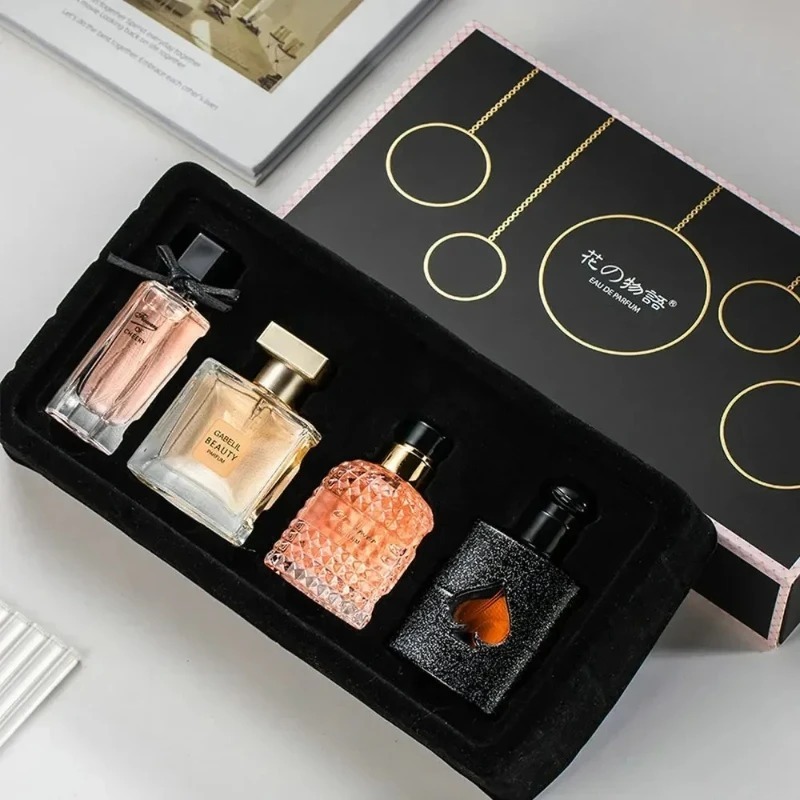 女性用香水ギフトセット 4本入り 長持ちするフローラルウッデ - Perfume Fragrance Samples のレビューと価格
