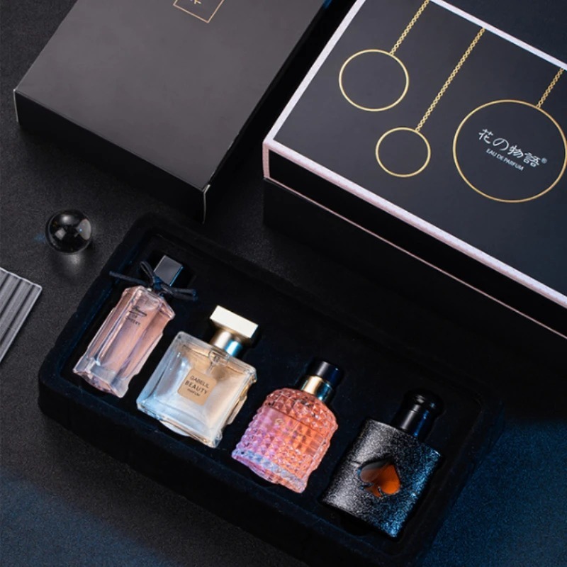 女性用香水ギフトセット 4本入り 長持ちするフローラルウッデ - Perfume Fragrance Samples のレビューと価格